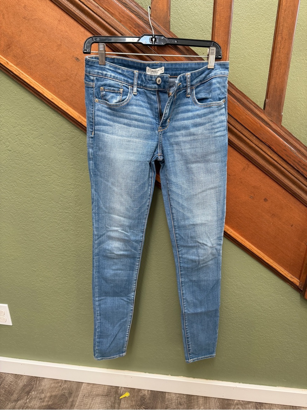 Abercrombie and Fitch Light Wash Women’s Jeans - Blue
